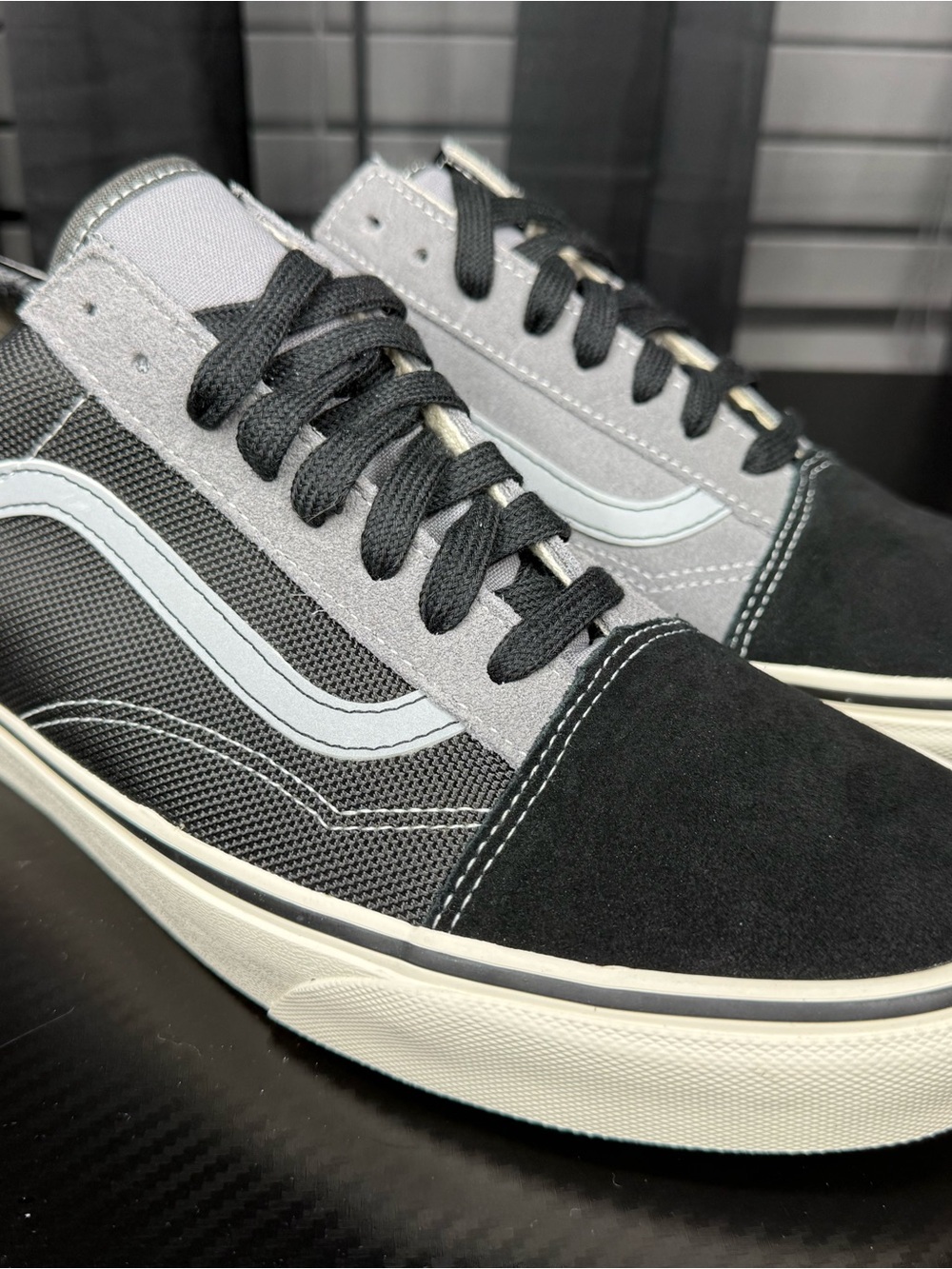 Brand New VANS Old Skool Men’s Size 12 Grey/Black Reflective Side Line